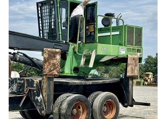 John Deere 335C Log Loader